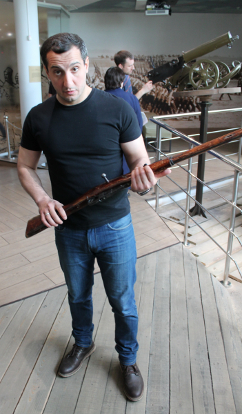 В музее оружия прошли съемки программы «НЕФАКТ» телеканала «Звезда» с ведущим Араратом Кещяном Тульский Государственный Музей Оружия