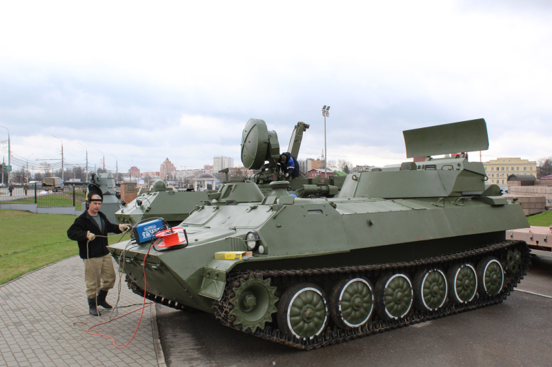 «Рысь» и «Леопард»! Теперь у здания – шлема! Тульский Государственный Музей Оружия