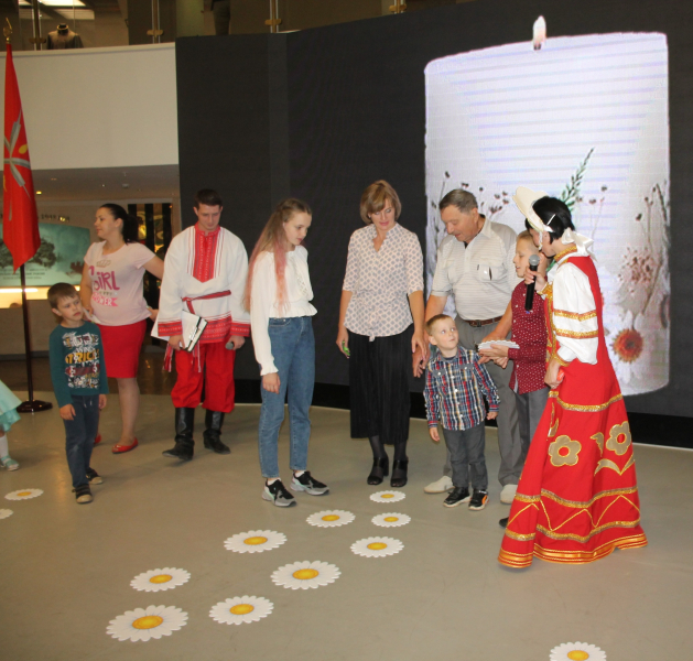 8 июля - День семьи, любви и верности. Дорогие друзья, поздравляем с праздником, желаем тепла и добра вам и вашим близким! Тульский Государственный Музей Оружия