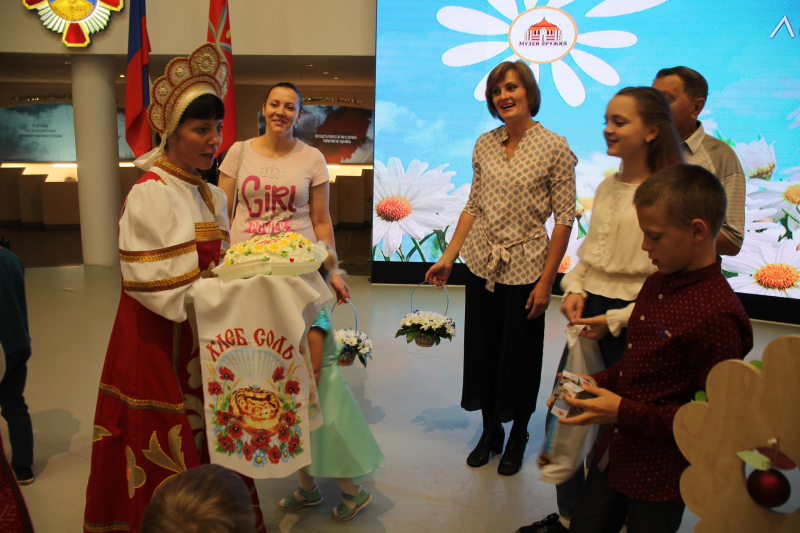 8 июля - День семьи, любви и верности. Дорогие друзья, поздравляем с праздником, желаем тепла и добра вам и вашим близким! Тульский Государственный Музей Оружия