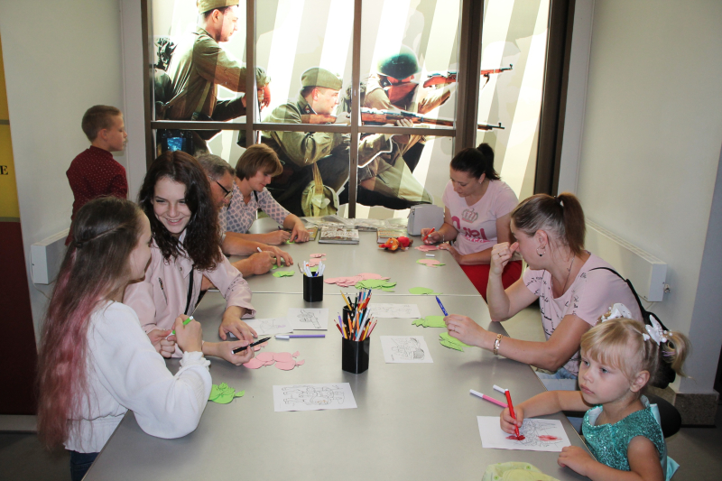 8 июля - День семьи, любви и верности. Дорогие друзья, поздравляем с праздником, желаем тепла и добра вам и вашим близким! Тульский Государственный Музей Оружия