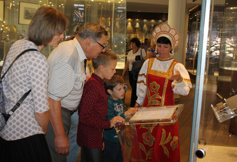 8 июля - День семьи, любви и верности. Дорогие друзья, поздравляем с праздником, желаем тепла и добра вам и вашим близким! Тульский Государственный Музей Оружия