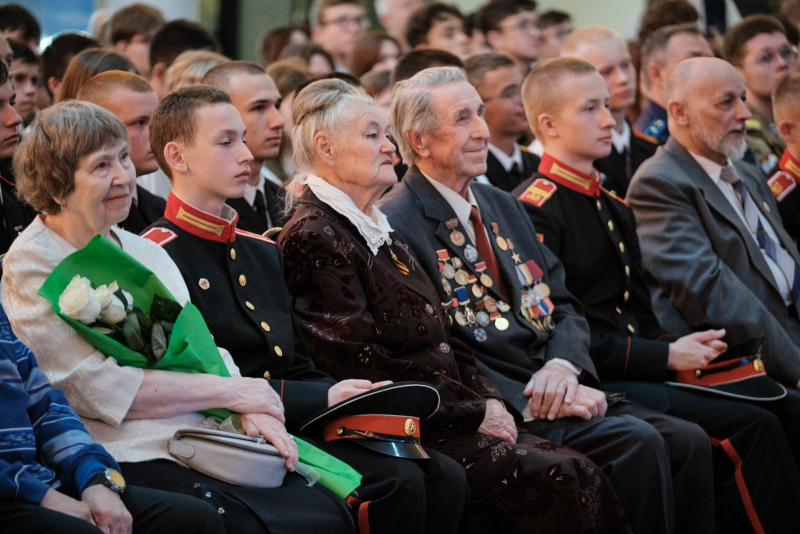Гости Тульского музея оружия, участники творческого вечера «Многогранность талантов оружейников», по-новому открыли для себя творческий потенциал знаменитых земляков Тульский Государственный Музей Оружия