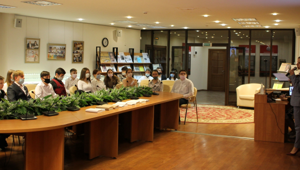 В Тульском государственном музее оружия состоялся конкурс ораторского искусства «Битва декламаторов», посвящённый 350-летию со дня рождения Петра I Тульский Государственный Музей Оружия