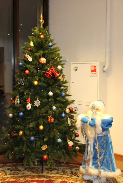 Елочка нарядная, светятся огни. До чего ж красивые праздничные дни! Тульский Государственный Музей Оружия