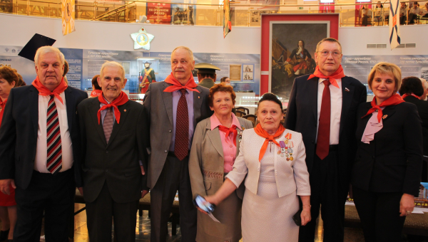 Слет ветеранов пионерского движения в Тульском музее оружия! Тульский Государственный Музей Оружия