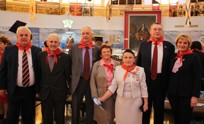 Слет ветеранов пионерского движения в Тульском музее оружия! Тульский Государственный Музей Оружия