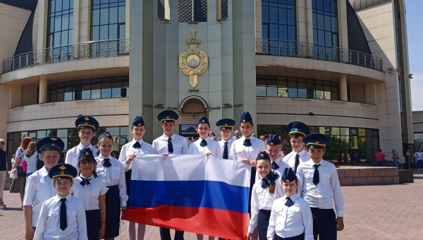 Патриотические акции «Лента-триколор» и «Под флагом России – мы едины!» в Тульском музее оружия! Тульский Государственный Музей Оружия