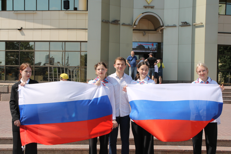 Патриотические акции «Лента-триколор» и «Под флагом России – мы едины!» в Тульском музее оружия! Тульский Государственный Музей Оружия