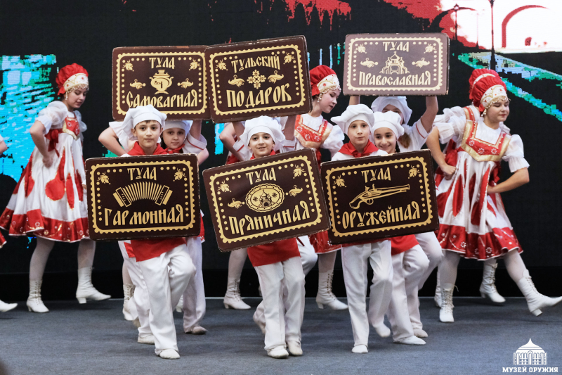 Сегодня в Тульском государственном музее оружия состоялась торжественная церемония вручения паспорта гражданина Российской Федерации! Тульский Государственный Музей Оружия