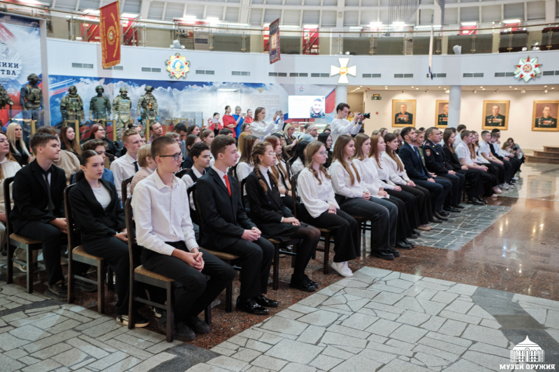 Сегодня в Тульском государственном музее оружия состоялась торжественная церемония вручения паспорта гражданина Российской Федерации! Тульский Государственный Музей Оружия
