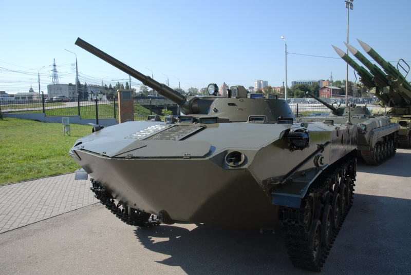 В день ВДВ тульские десантники подарили музею оружия БМД-1П! Тульский Государственный Музей Оружия