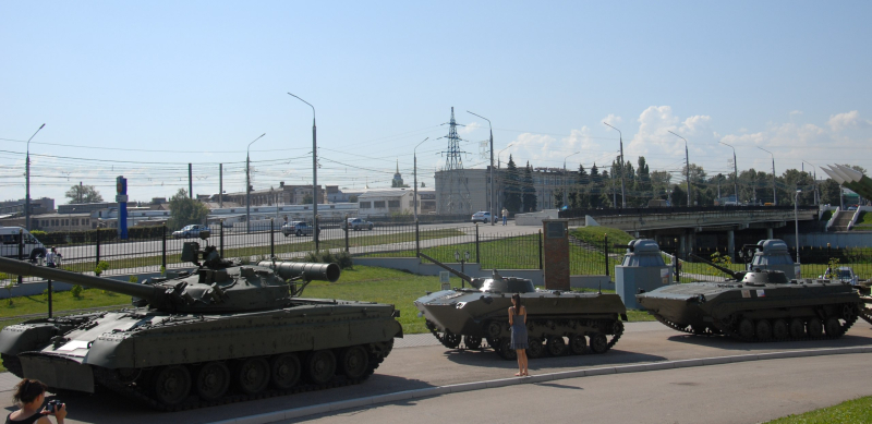 В день ВДВ тульские десантники подарили музею оружия БМД-1П! Тульский Государственный Музей Оружия