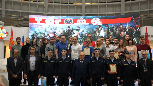 В Тульском музее оружия начались торжества, посвященные Дню оружейника! По доброй традиции открыл праздничные мероприятия интеллектуальный блиц-турнир «Музейные баталии» Тульский Государственный Музей Оружия
