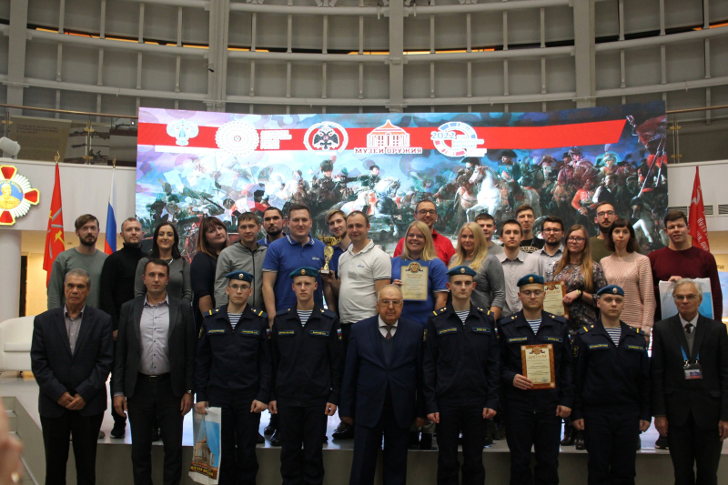 В Тульском музее оружия начались торжества, посвященные Дню оружейника! По доброй традиции открыл праздничные мероприятия интеллектуальный блиц-турнир «Музейные баталии» Тульский Государственный Музей Оружия