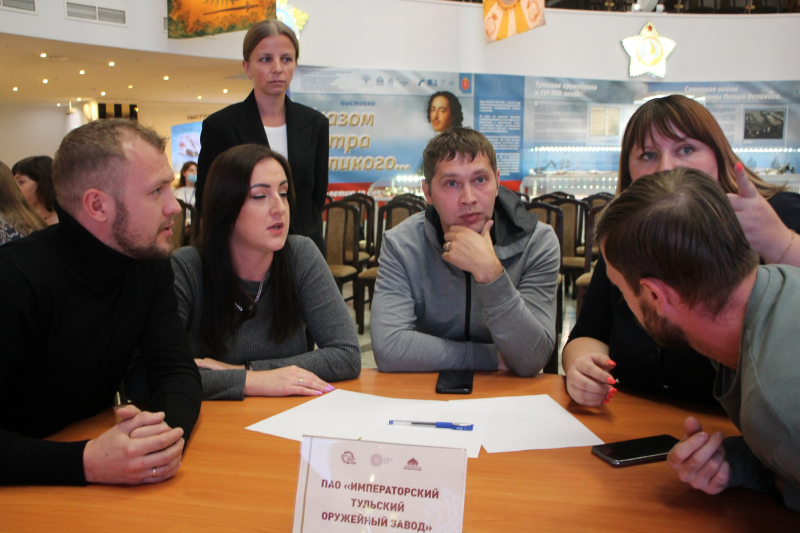 В Тульском музее оружия начались торжества, посвященные Дню оружейника! По доброй традиции открыл праздничные мероприятия интеллектуальный блиц-турнир «Музейные баталии» Тульский Государственный Музей Оружия