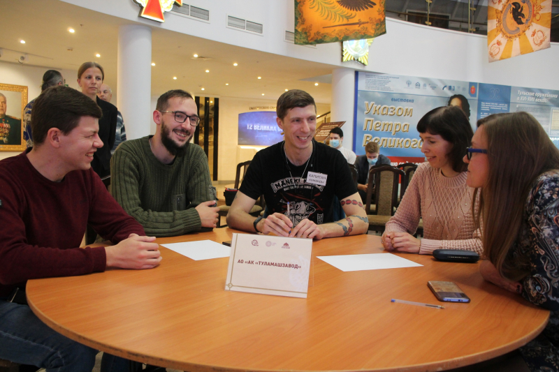 В Тульском музее оружия начались торжества, посвященные Дню оружейника! По доброй традиции открыл праздничные мероприятия интеллектуальный блиц-турнир «Музейные баталии» Тульский Государственный Музей Оружия