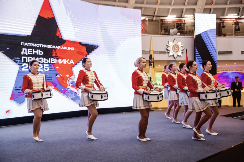 Сегодня в Тульском государственном музее оружия призывники г. Тулы приняли участие во Всероссийской патриотической акции «День призывника» Тульский Государственный Музей Оружия