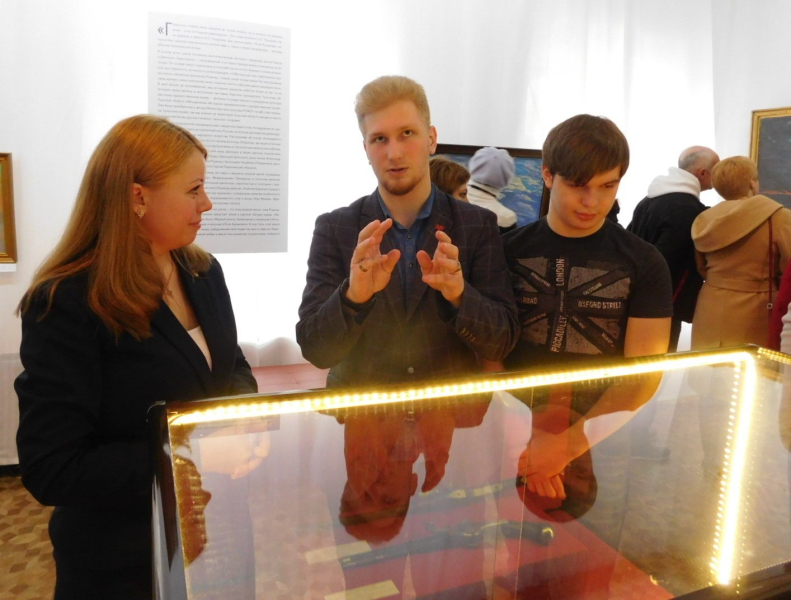 В Восточно-крымском историко-культурном музее-заповеднике открылась выставка Тульского музея оружия «Память великих побед» Тульский Государственный Музей Оружия