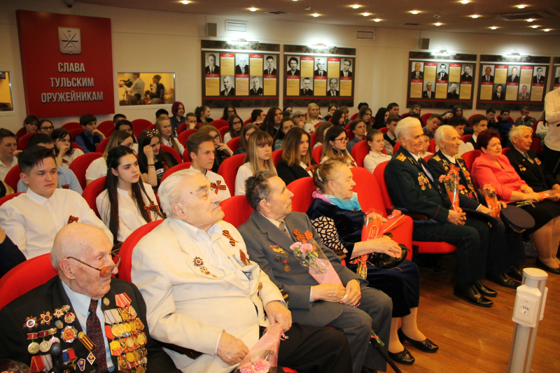 Для нас война — история. Мы родились и выросли в мирное время. О войне мы можем судить только по фильмам. Тульский Государственный Музей Оружия