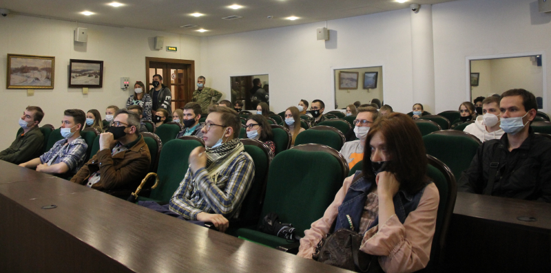 В музее прошла лекция ассистента кафедры «Стрелково-пушечное вооружение» Корнеева Сергея Павловича «Перспективы развития и новейшие разработки стрелкового оружия» Тульский Государственный Музей Оружия