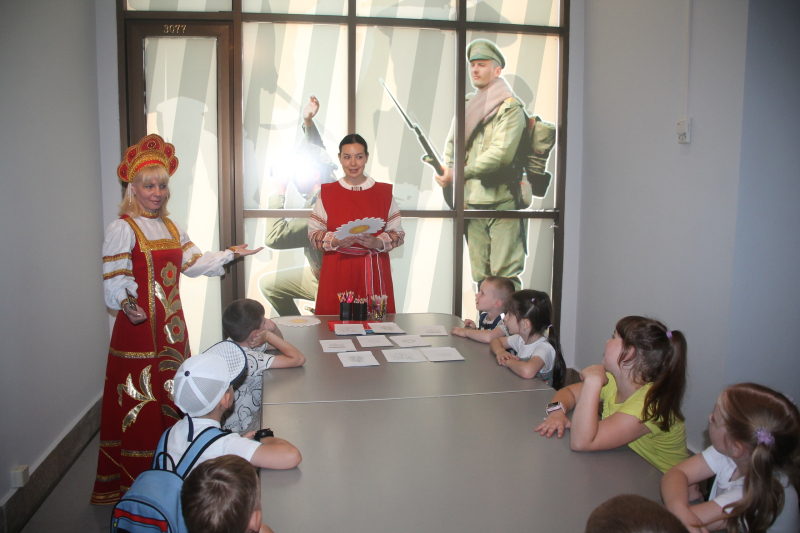 В День семьи, любви и верности музей оружия приглашает в гости семьи с детьми на праздничную программу «Музей для друзей!». Тульский Государственный Музей Оружия