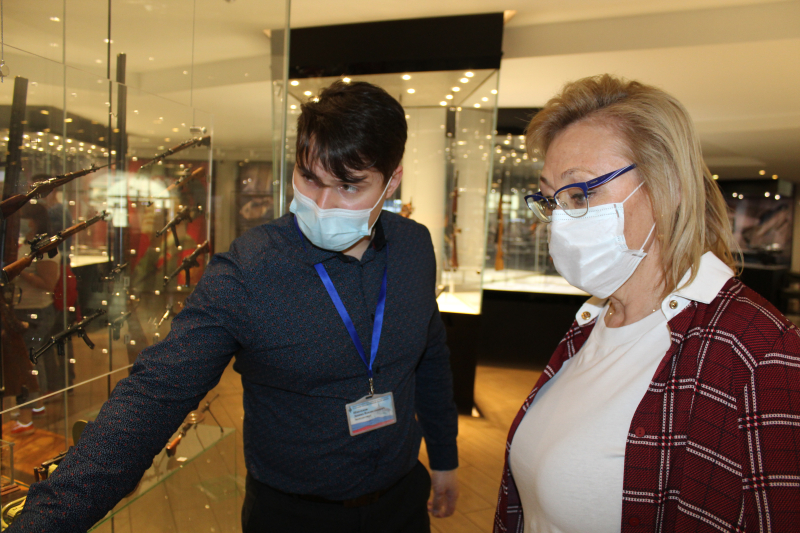 Сегодня, в рамках XIX Международного фестиваля военного кино имени народного артиста СССР Юрия Озерова, в Тульском музее оружия состоялась встреча Натальи Николаевны Хорохориной со зрителями. Тульский Государственный Музей Оружия