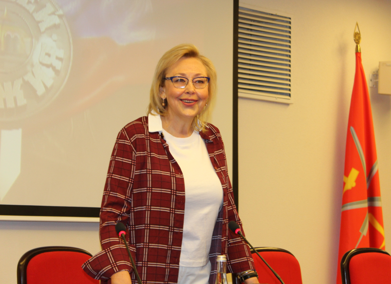 Сегодня, в рамках XIX Международного фестиваля военного кино имени народного артиста СССР Юрия Озерова, в Тульском музее оружия состоялась встреча Натальи Николаевны Хорохориной со зрителями. Тульский Государственный Музей Оружия