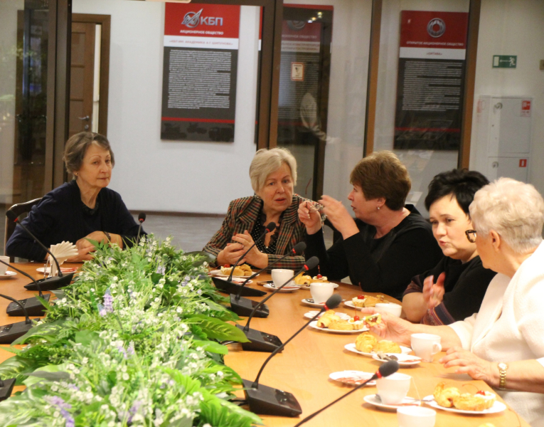 Сегодня в Тульском государственном музее оружия в рамках Года педагога и наставника состоялась встреча наставников молодежи, ветеранов педагогического труда Тульский Государственный Музей Оружия