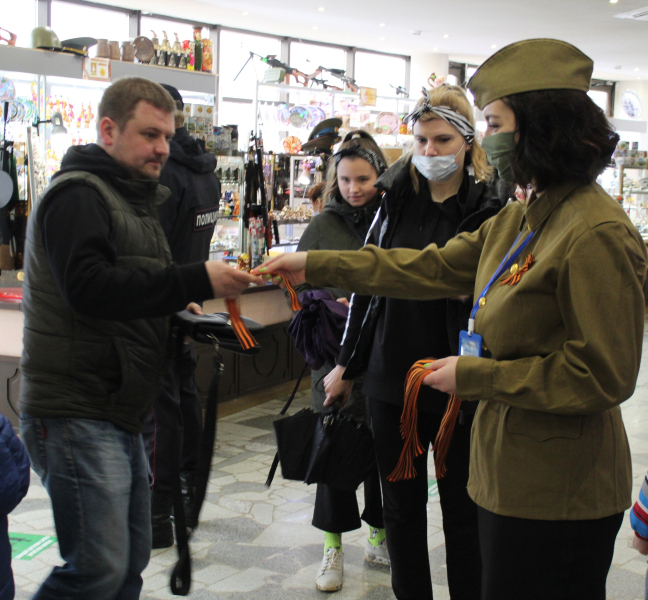 В музее оружия стартовали патриотические акции «Под знаменем Победы!» и «Георгиевская ленточка». Присоединяйтесь к праздничным мероприятиям музея! Тульский Государственный Музей Оружия