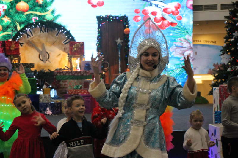 В музее оружия для самых маленьких гостей проводится оригинальная детская игровая программа с Дедом Морозом, Снегурочкой и сказочными героями! Тульский Государственный Музей Оружия