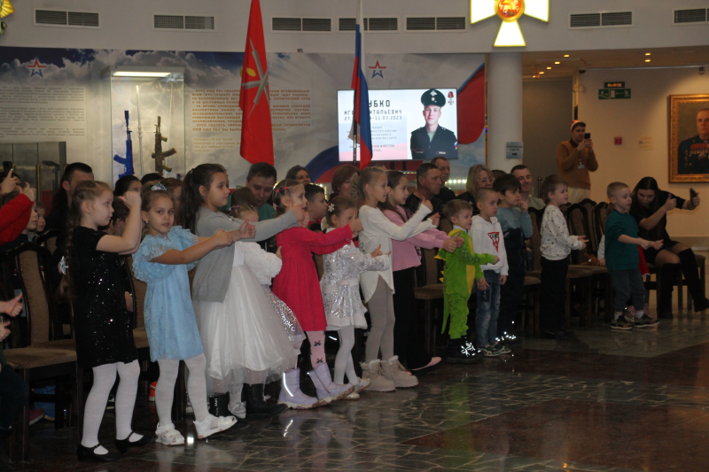 В музее оружия для самых маленьких гостей проводится оригинальная детская игровая программа с Дедом Морозом, Снегурочкой и сказочными героями! Тульский Государственный Музей Оружия