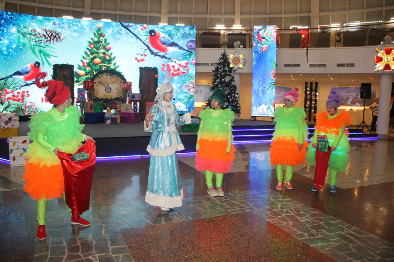 В музее оружия для самых маленьких гостей проводится оригинальная детская игровая программа с Дедом Морозом, Снегурочкой и сказочными героями! Тульский Государственный Музей Оружия