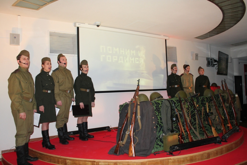 «И с тех пор столица знает: Если враг придет войной, С юга ей не ждать удара – Тула там стоит стеной». Тульский Государственный Музей Оружия