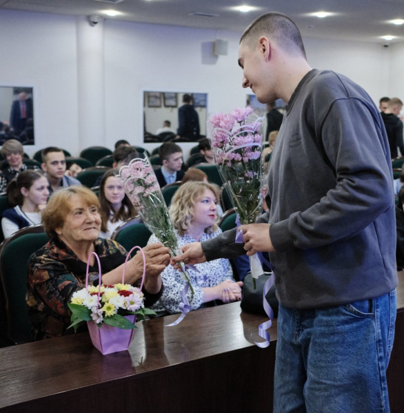 84-й годовщине разгрома немецко-фашистских войск в битве под Москвой и героической обороне Тулы в 1941 году был посвящен Урок мужества, состоявшийся сегодня в Тульском музее оружия Тульский Государственный Музей Оружия