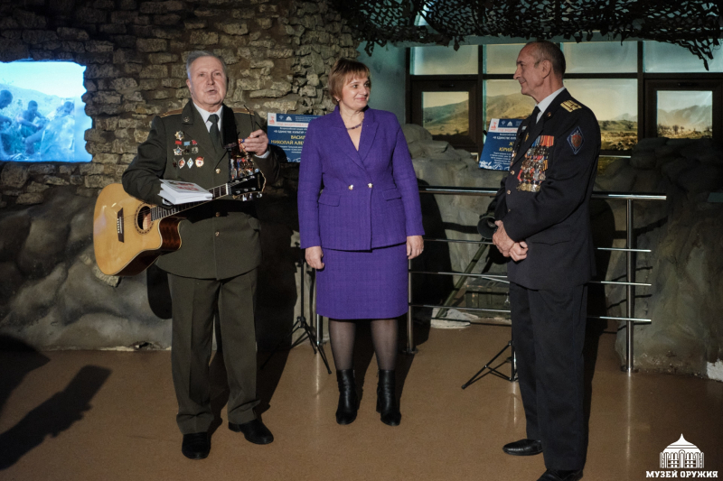 В экспозиционных залах Тульского музея оружия состоялись творческие встречи членов Клуба боевых друзей с участниками «Ночи искусств». Тульский Государственный Музей Оружия