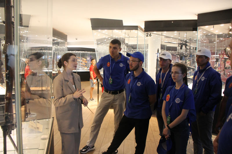 Участники X международного молодежного промышленного форума «Инженеры будущего» посетили музей оружия! Тульский Государственный Музей Оружия