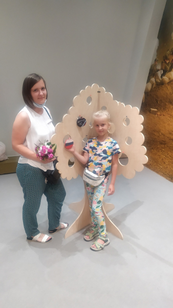 Ромашковое селфи, букетики из ромашек, «семейное древо», «семейный очаг», «библионяня» – творческие интерактивные программы в День семьи, любви и верности в Тульском музее оружия! Тульский Государственный Музей Оружия