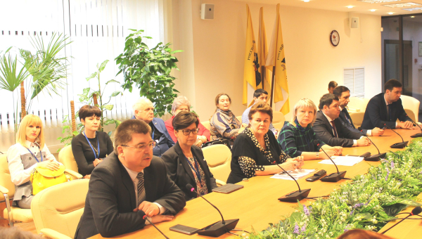 Культурный форум: секция «Развитие военно-патриотического туризма в контексте Большой засечной черты» в музее оружия. Тульский Государственный Музей Оружия