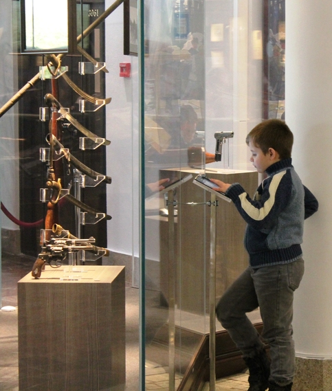 Около 6,5 тысяч школьников из различных регионов России посетили музей оружия в дни весенних школьных каникул. Тульский Государственный Музей Оружия