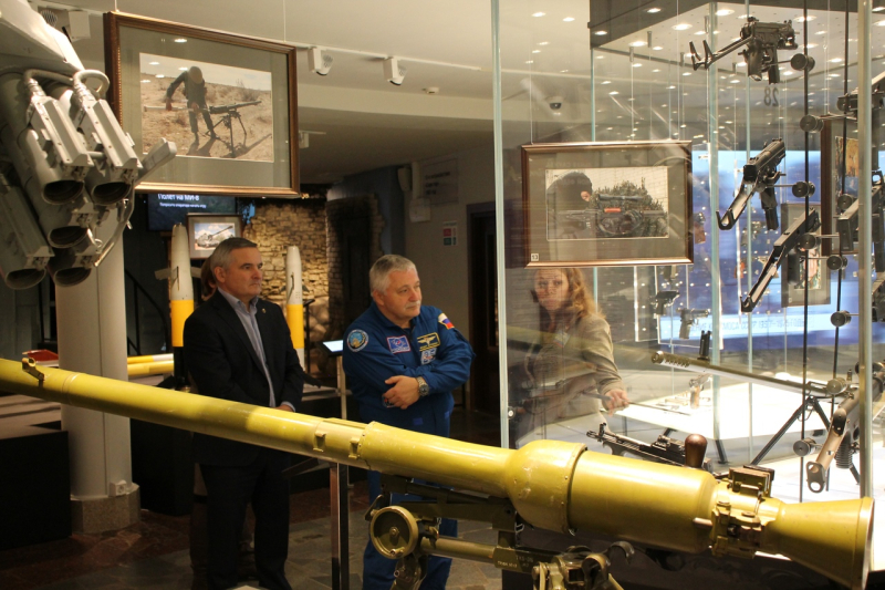 Сегодня музей оружия посетил лётчик-космонавт Российской Федерации, Герой России Фёдор Николаевич Юрчихин. Тульский Государственный Музей Оружия