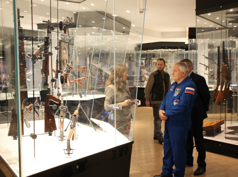 Сегодня музей оружия посетил лётчик-космонавт Российской Федерации, Герой России Фёдор Николаевич Юрчихин. Тульский Государственный Музей Оружия