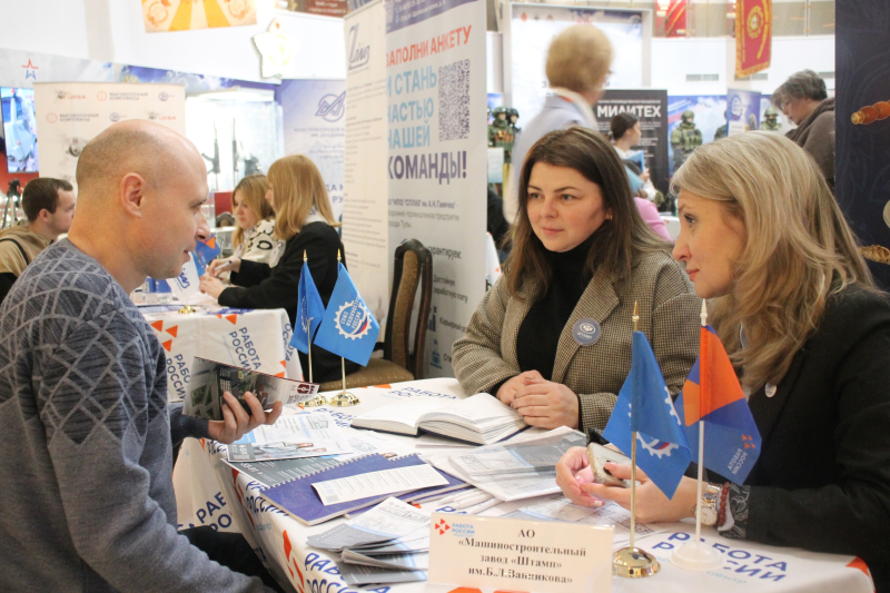 В музее оружия совместно с Министерством труда и социальной защиты Тульской области была проведена ярмарка вакансий с целью оказания содействия в обеспечении занятости ветеранов боевых действ Тульский Государственный Музей Оружия