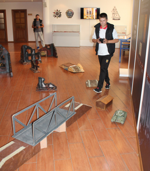 Праздник в музее продолжается! Интерактивная площадка «Танкодром»! Тульский Государственный Музей Оружия