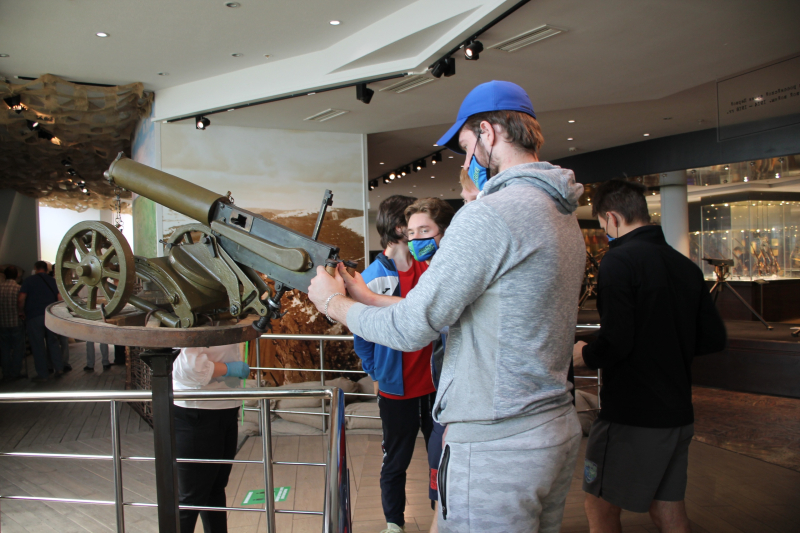 Сегодня Тульский музей оружия принимал юных хоккеистов – участников Кубка Губернатора Тульской области по хоккею Тульский Государственный Музей Оружия