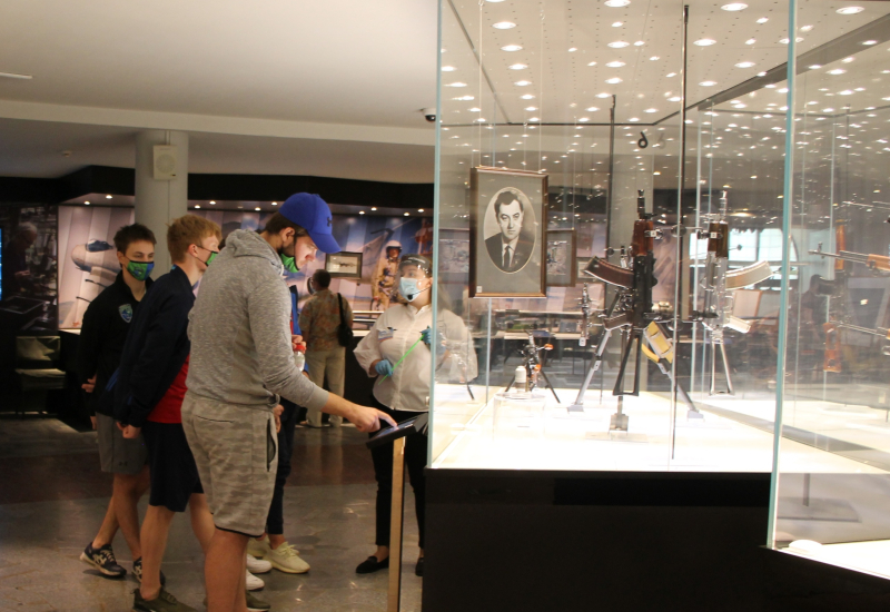 Сегодня Тульский музей оружия принимал юных хоккеистов – участников Кубка Губернатора Тульской области по хоккею Тульский Государственный Музей Оружия