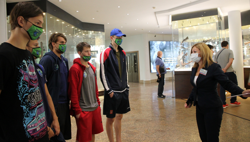 Сегодня Тульский музей оружия принимал юных хоккеистов – участников Кубка Губернатора Тульской области по хоккею Тульский Государственный Музей Оружия