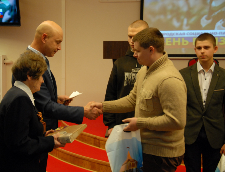Призывники! Служите честно и помните, что вы – правнуки солдат-победителей! Тульский Государственный Музей Оружия