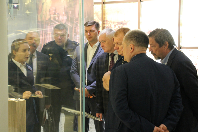 Участники Координационного Комитета по вопросам противовоздушной обороны при Совете министров обороны государств посетили музей оружия Тульский Государственный Музей Оружия