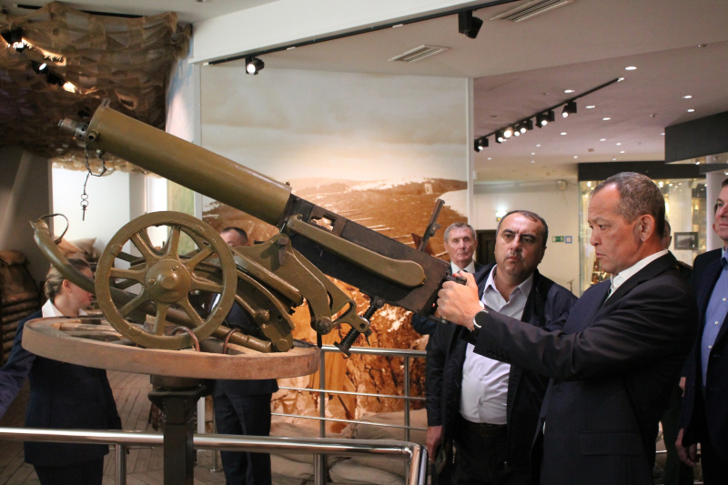 Участники Координационного Комитета по вопросам противовоздушной обороны при Совете министров обороны государств посетили музей оружия Тульский Государственный Музей Оружия